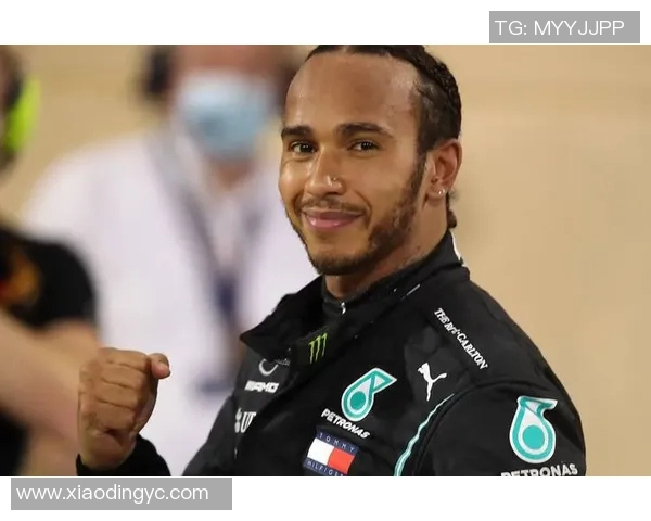 F1全记录汉密尔顿再度登台展现王者风采书写赛场传奇时刻 F1全记录汉密尔顿再度登台展现王者风采书写赛场传奇时刻