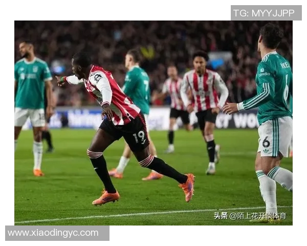 利物浦赛场突发小插曲裁判冷静应对全程处理方式引热议